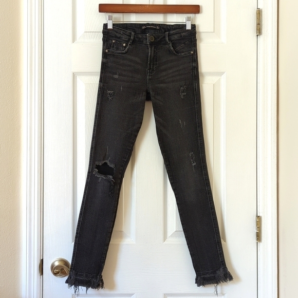 Zara Trafaluc Denimwear Classic Mid Rise Distressed Raw Hem Skinny Jeans Black 4 - Picture 1 of 14